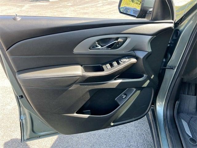 Photo of 2023 Silver Sage Metallic Chevrolet Traverse