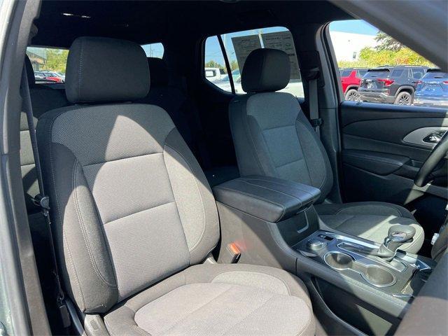 Photo of 2023 Silver Sage Metallic Chevrolet Traverse