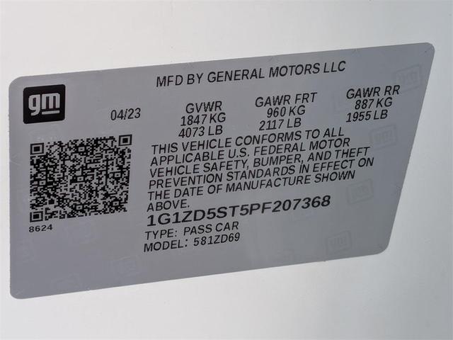 Photo of 2023 Summit White Chevrolet Malibu
