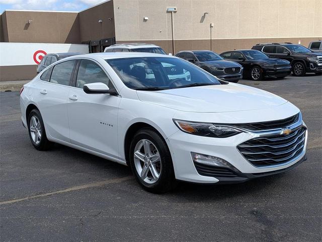 Photo of 2023 Summit White Chevrolet Malibu