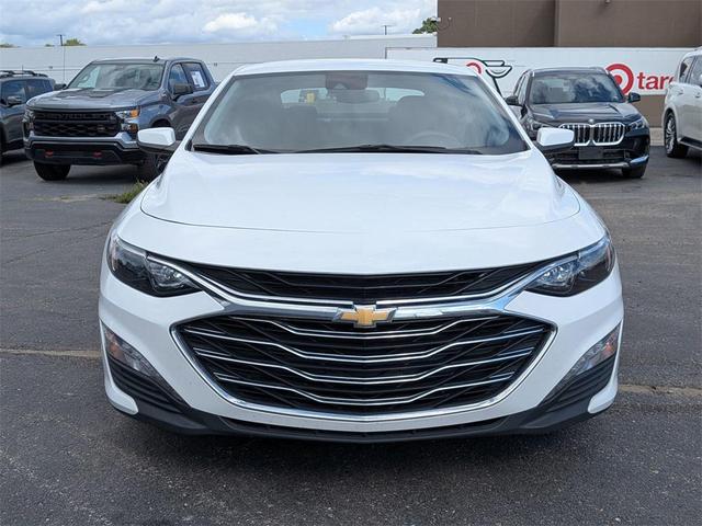 Photo of 2023 Summit White Chevrolet Malibu