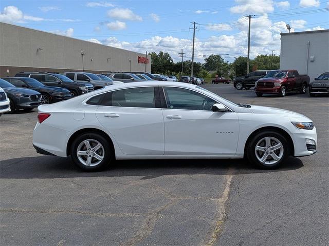 Photo of 2023 Summit White Chevrolet Malibu