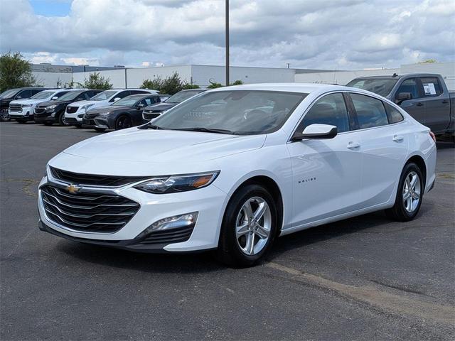 Photo of 2023 Summit White Chevrolet Malibu