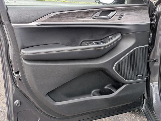 Photo of 2021 Baltic Gray Metallic Clearcoat Jeep Grand Cherokee L