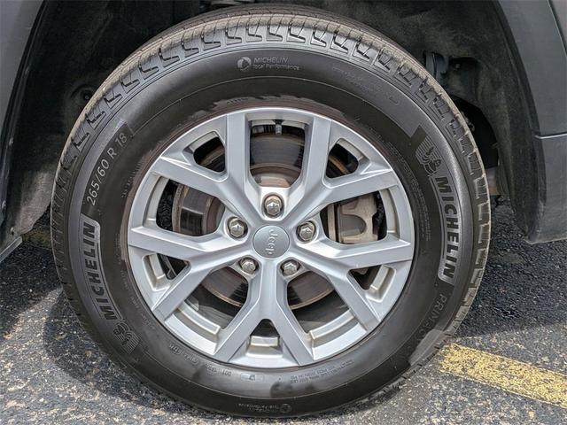 Photo of 2021 Baltic Gray Metallic Clearcoat Jeep Grand Cherokee L