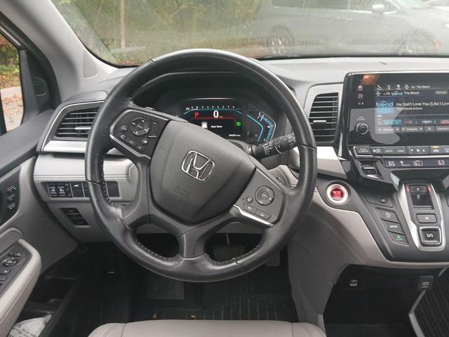 Photo of 2022 Gray Honda Odyssey