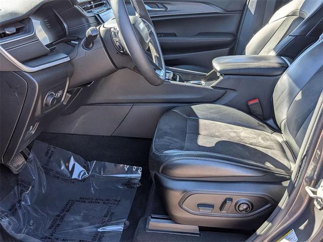 Photo of 2024 Baltic Gray Metallic Clearcoat Jeep Grand Cherokee