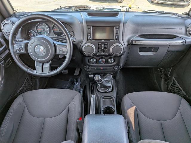 Photo of 2017 Granite Crystal Metallic Clearcoat Jeep Wrangler Unlimited