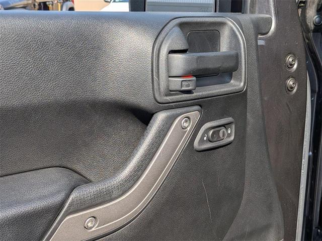 Photo of 2017 Granite Crystal Metallic Clearcoat Jeep Wrangler Unlimited