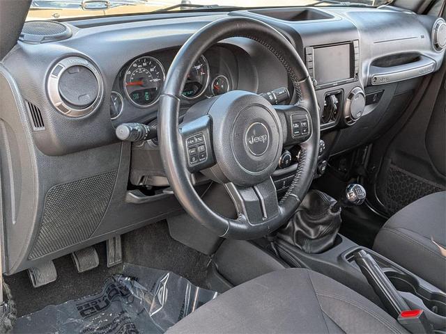 Photo of 2017 Granite Crystal Metallic Clearcoat Jeep Wrangler Unlimited