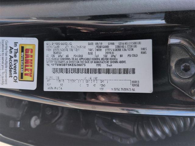 Photo of 2019 Agate Black Metallic Ford F-350