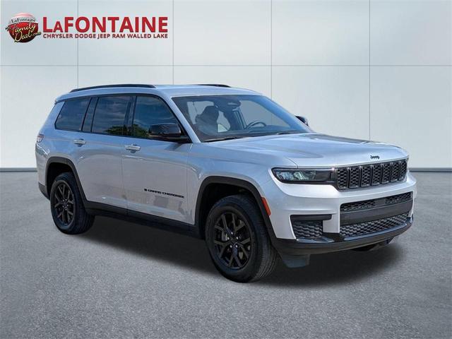 Photo of 2024 Silver Zynith Jeep Grand Cherokee L