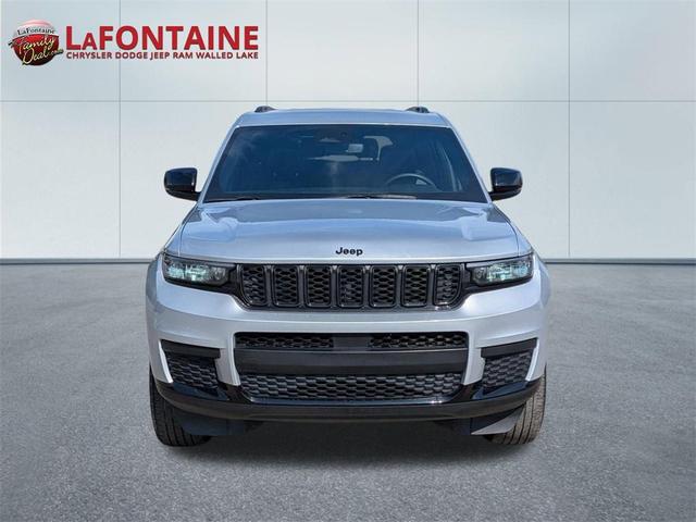 Photo of 2024 Silver Zynith Jeep Grand Cherokee L