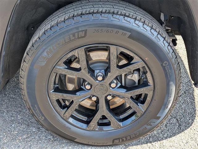 Photo of 2024 Silver Zynith Jeep Grand Cherokee L