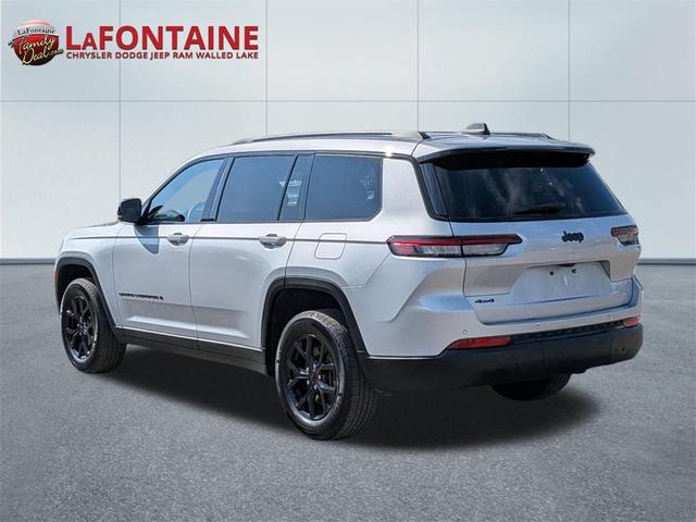 Photo of 2024 Silver Zynith Jeep Grand Cherokee L