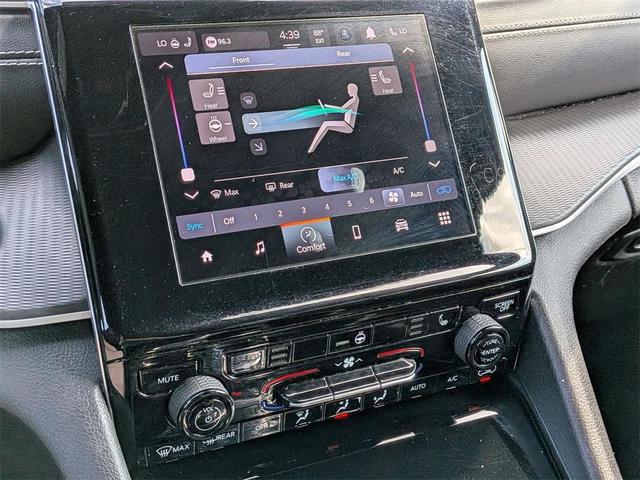 Photo of 2024 Silver Zynith Jeep Grand Cherokee L