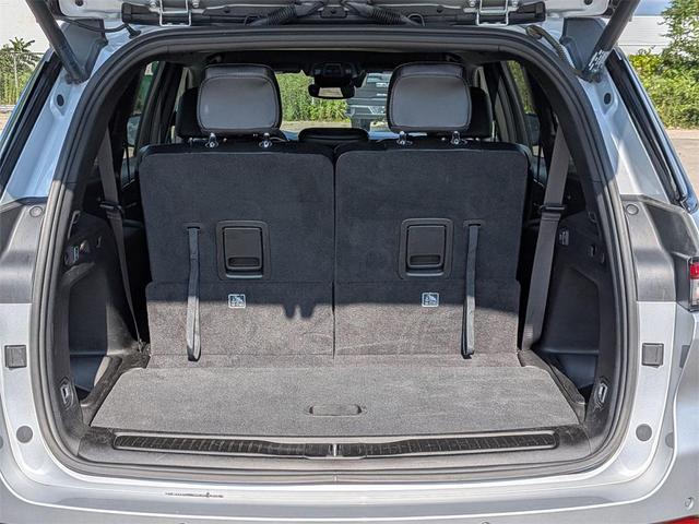 Photo of 2024 Silver Zynith Jeep Grand Cherokee L