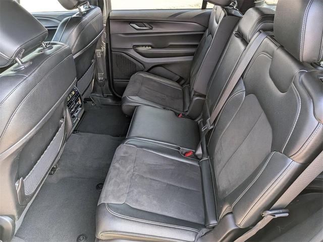 Photo of 2024 Silver Zynith Jeep Grand Cherokee L