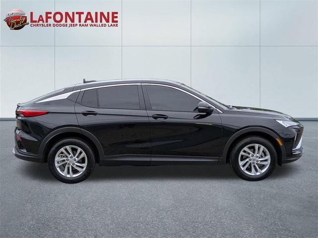 Photo of 2024 Ebony Twilight Metallic Buick Envista
