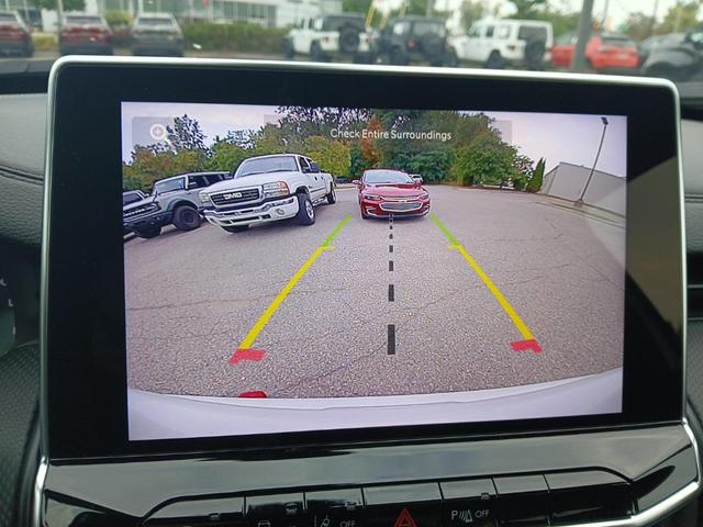 Photo of 2025 Bright White Clearcoat Jeep Compass