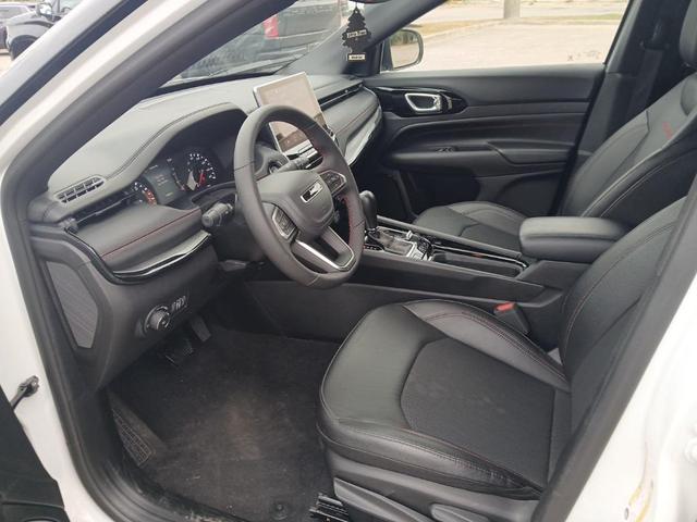 Photo of 2025 Bright White Clearcoat Jeep Compass