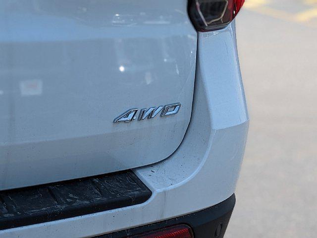 Photo of 2025 Star White Metallic Tri-Coat Ford Explorer
