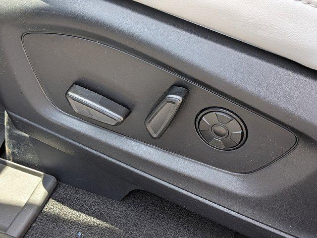 Photo of 2025 Star White Metallic Tri-Coat Ford Explorer