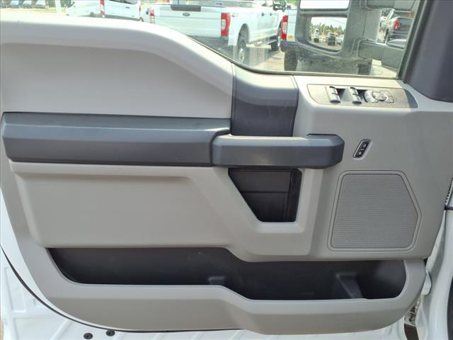 Photo of 2022 Oxford White Ford F-350
