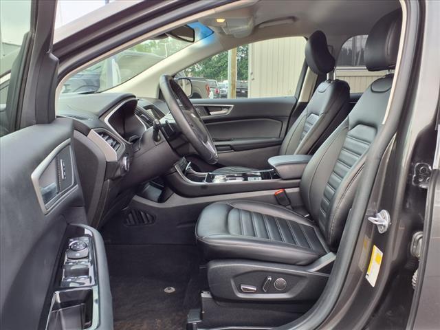 Photo of 2019 Gray Ford Edge