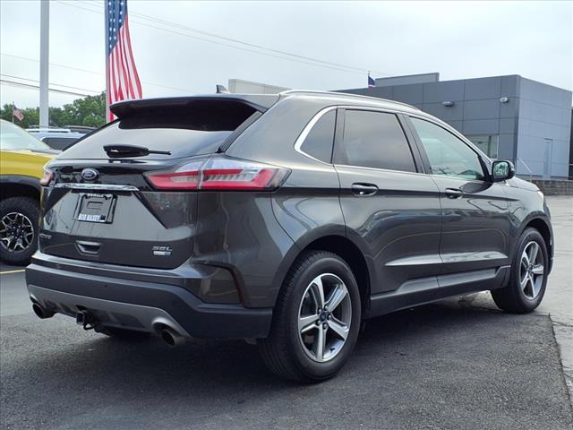Photo of 2019 Gray Ford Edge