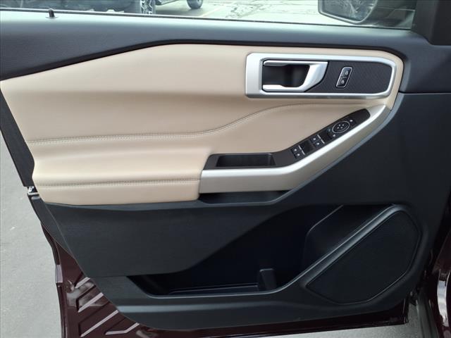 Photo of 2023 Jewel Red Metallic Tinted Clearcoat Ford Explorer