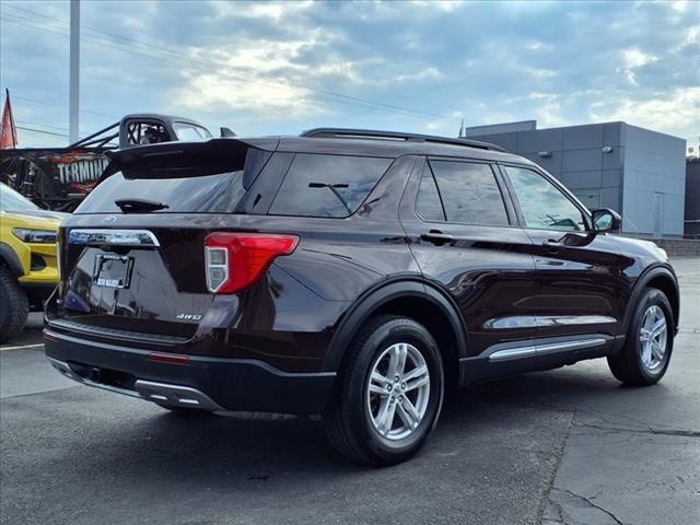 Photo of 2023 Jewel Red Metallic Tinted Clearcoat Ford Explorer