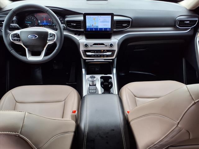 Photo of 2023 Jewel Red Metallic Tinted Clearcoat Ford Explorer