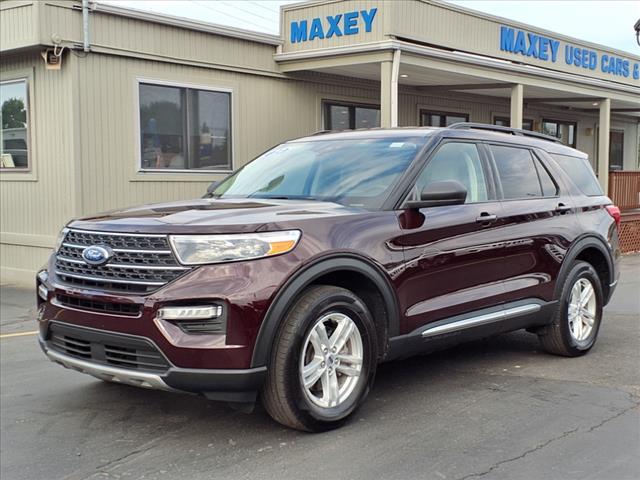 Photo of 2023 Jewel Red Metallic Tinted Clearcoat Ford Explorer