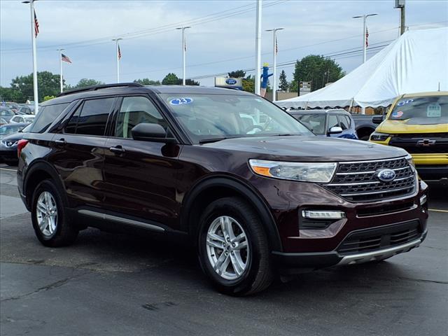 Photo of 2023 Jewel Red Metallic Tinted Clearcoat Ford Explorer