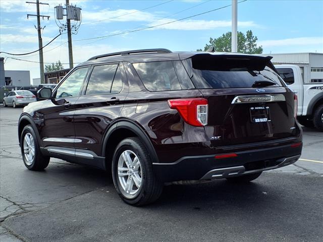 Photo of 2023 Jewel Red Metallic Tinted Clearcoat Ford Explorer