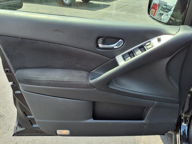 Photo of 2014 Super Black Nissan Murano
