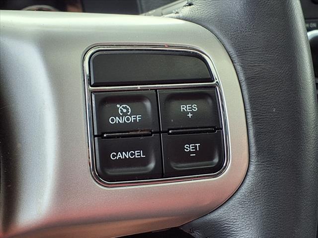Photo of 2017 White Jeep Compass