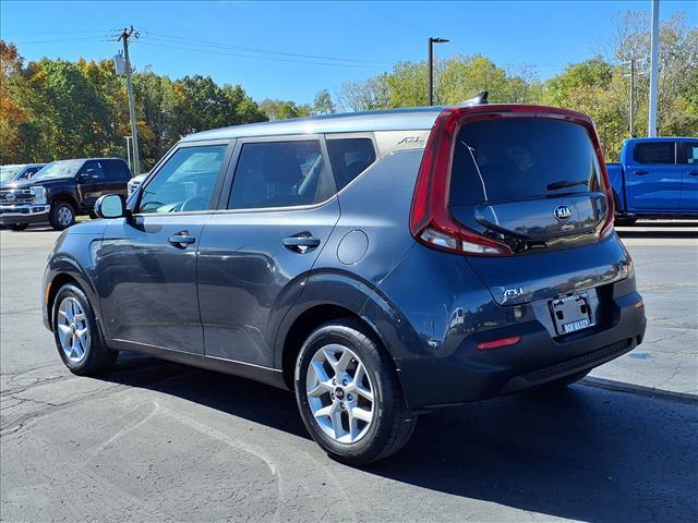 Photo of 2020 Gravity Gray Kia Soul