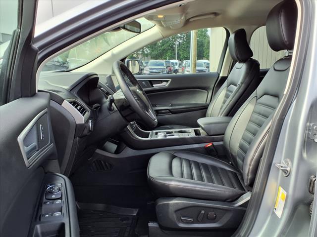 Photo of 2022 Iconic Silver Metallic Ford Edge