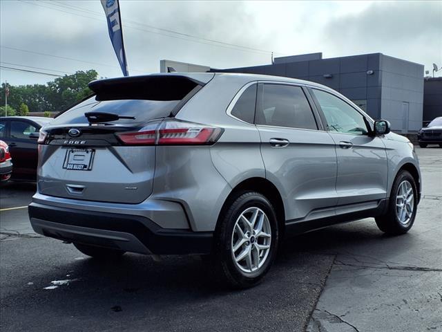 Photo of 2022 Iconic Silver Metallic Ford Edge