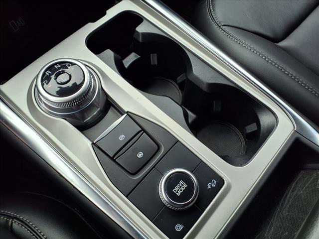 Photo of 2022 Star White Metallic Tri-Coat Ford Explorer