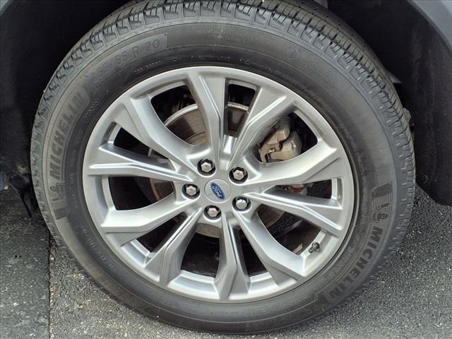 Photo of 2022 Star White Metallic Tri-Coat Ford Explorer