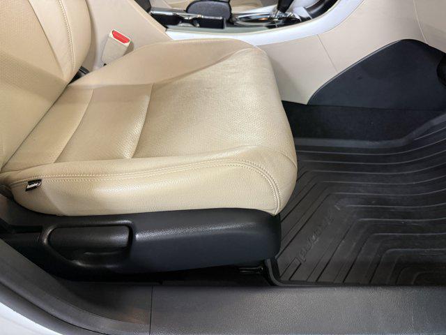 Photo of 2017 White Orchid Pearl Honda Accord