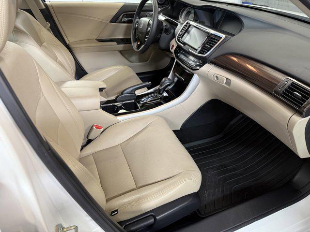 Photo of 2017 White Orchid Pearl Honda Accord