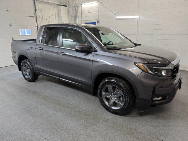 Photo of 2023 Gray Honda Ridgeline