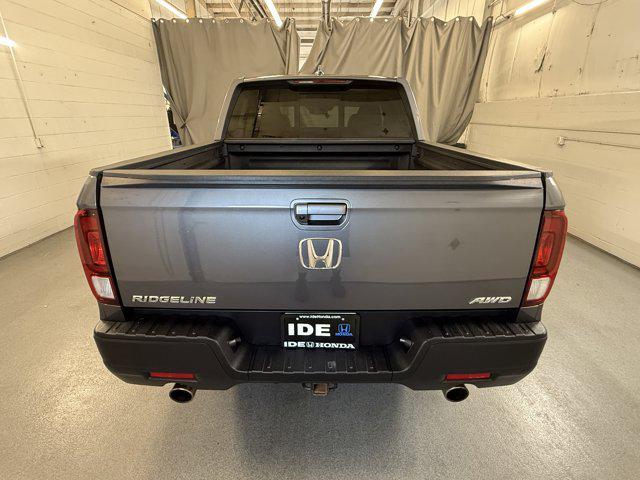 Photo of 2023 Gray Honda Ridgeline