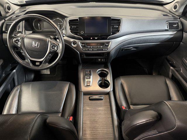 Photo of 2023 Gray Honda Ridgeline