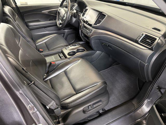 Photo of 2023 Gray Honda Ridgeline