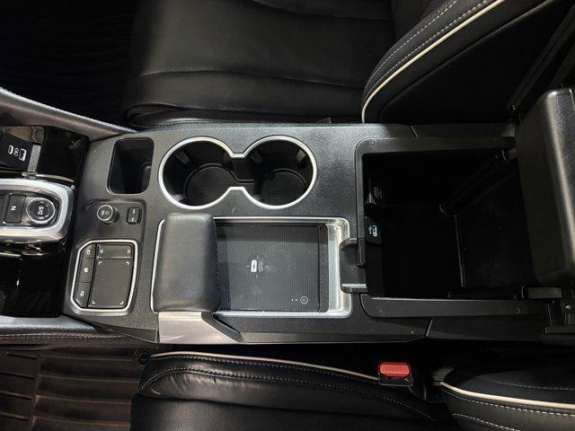 Photo of 2023 Platinum White Pearl Acura MDX